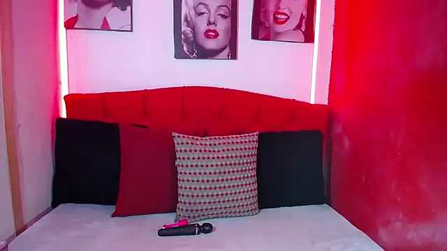 Snapshot of Tiana_Ebony18 chatting on 3, 7, 2026 Tiana Ebony18 online show from 3, 7, 2026