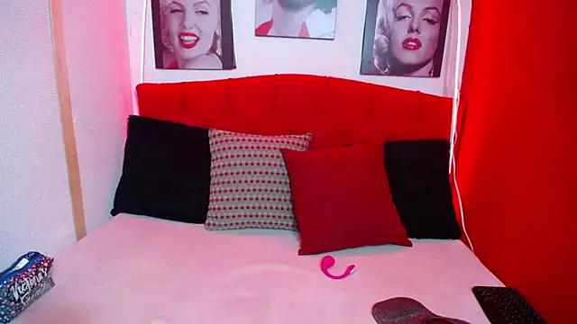 Tiana Ebony18 online show from 9, 10, 2025