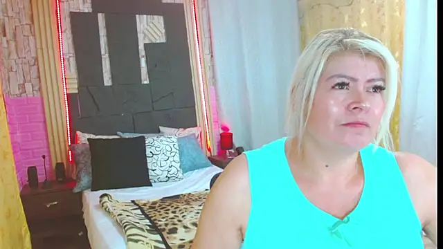 Snapshot of Herlys_Texas chatting on 17, 2, 2025 Herlys Texas online show from 17, 2, 2025