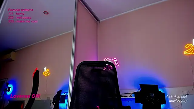 AmyLeeplay online show from 12, 3, 2025