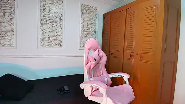 Danella houston online show from 5, 12, 2025