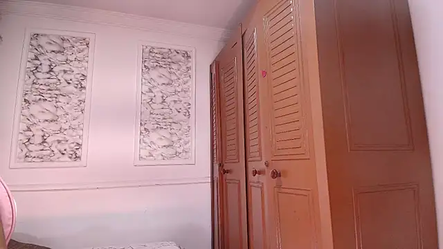 Danella houston online show from 15, 4, 2026