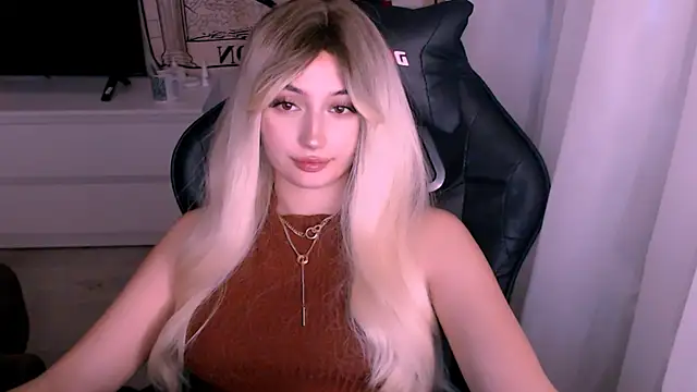 beauty blonde online show from 22, 10, 2025