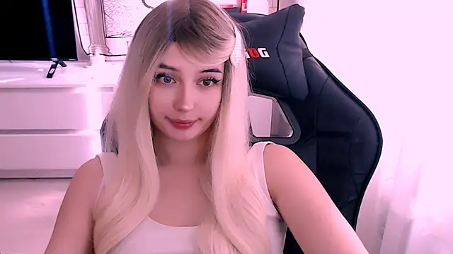 beauty blonde online show from 12, 10, 2025