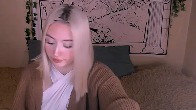 beauty blonde online show from 18, 3, 2025