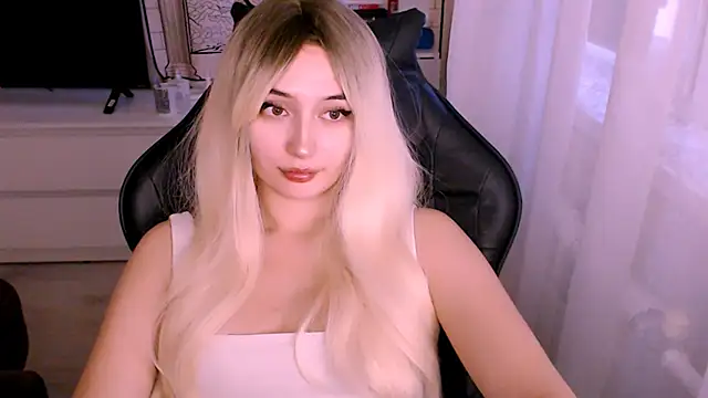 beauty blonde online show from 19, 10, 2025