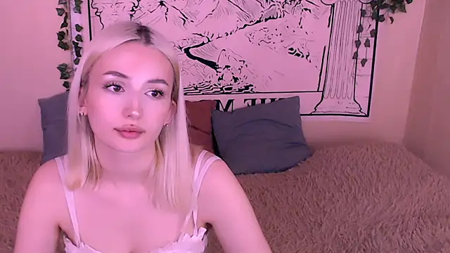 beauty blonde online show from 10, 3, 2025