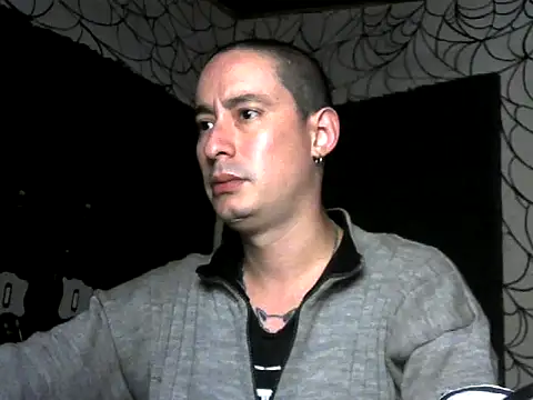 Snapshot of vampireathome chatting on 25, 11, 2025 vampireathome online show from 25, 11, 2025