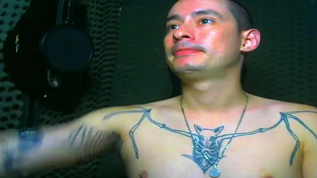 Snapshot of vampireathome chatting on 17, 3, 2025 vampireathome online show from 17, 3, 2025