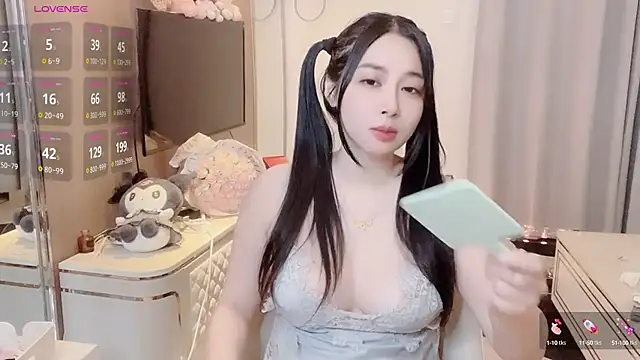 Moonccoi online show from 8, 10, 2025