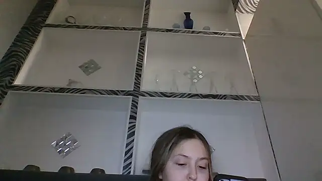 Eloise Celine online show from 7, 2, 2025