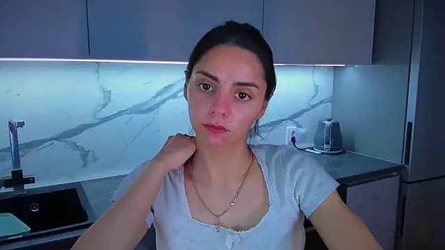 Snapshot of EmiliaZen chatting on 29, 6, 2026 EmiliaZen online show from 29, 6, 2026
