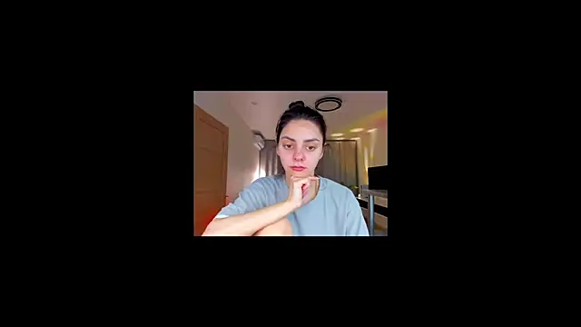 EmiliaZen online show from 4, 4, 2026