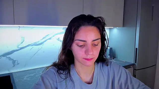 Snapshot of EmiliaZen chatting on 17, 6, 2026 EmiliaZen online show from 17, 6, 2026