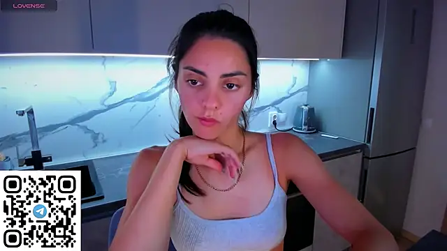 Snapshot of EmiliaZen chatting on 18, 7, 2026 EmiliaZen online show from 18, 7, 2026