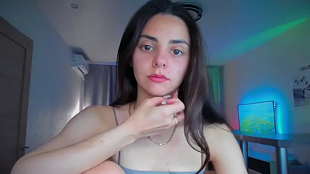 Snapshot of EmiliaZen chatting on 6, 7, 2026 EmiliaZen online show from 6, 7, 2026