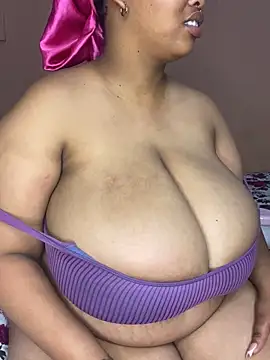 Snapshot of NonoGotBoobies chatting on 19, 10, 2025 NonoGotBoobies online show from 19, 10, 2025