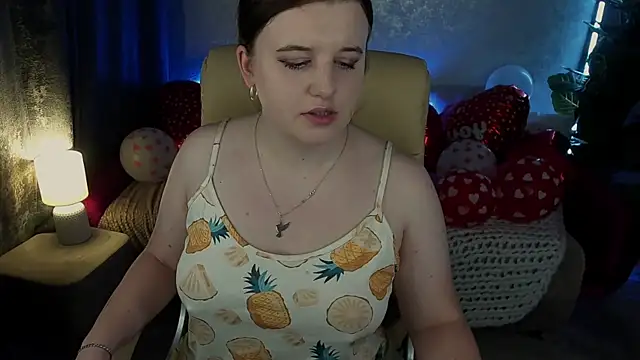 KristiMoons online show from 8, 2, 2025