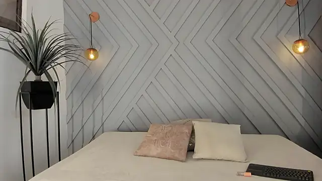 Snapshot of Zoee_monroe chatting on 15, 3, 2026 Zoee monroe online show from 15, 3, 2026