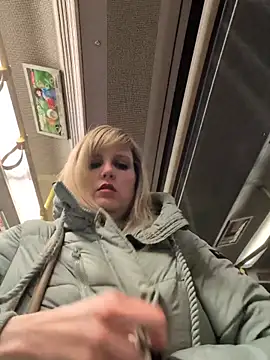 Snapshot of Sexybiene969 chatting on 15, 12, 2025 Sexybiene969 online show from 15, 12, 2025