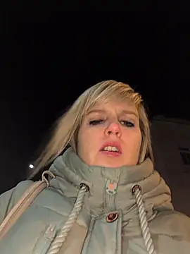 Snapshot of Sexybiene969 chatting on 28, 11, 2025 Sexybiene969 online show from 28, 11, 2025