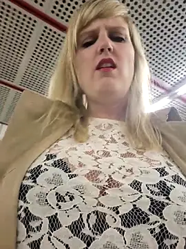 Snapshot of Sexybiene969 chatting on 26, 9, 2025 Sexybiene969 online show from 26, 9, 2025