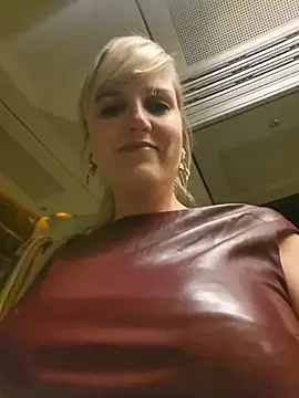 Snapshot of Sexybiene969 chatting on 29, 10, 2025 Sexybiene969 online show from 29, 10, 2025