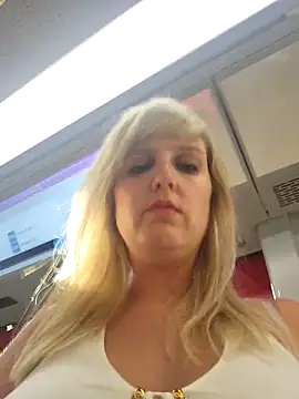 Snapshot of Sexybiene969 chatting on 15, 9, 2025 Sexybiene969 online show from 15, 9, 2025