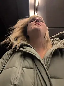 Snapshot of Sexybiene969 chatting on 17, 12, 2025 Sexybiene969 online show from 17, 12, 2025