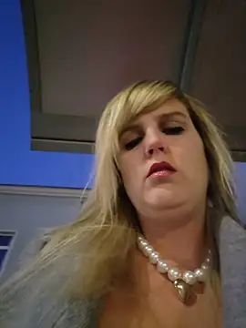 Snapshot of Sexybiene969 chatting on 7, 11, 2025 Sexybiene969 online show from 7, 11, 2025