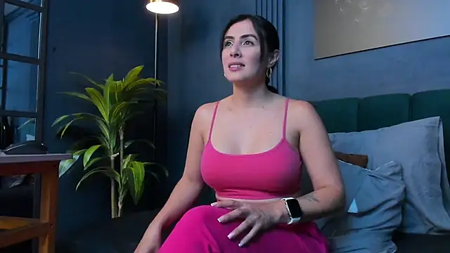 scarlet edwars online show from 13, 11, 2025