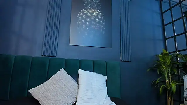 scarlet edwars online show from 1, 4, 2026