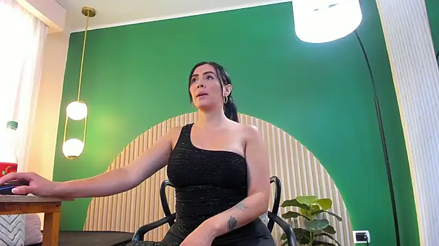 scarlet edwars online show from 14, 1, 2026