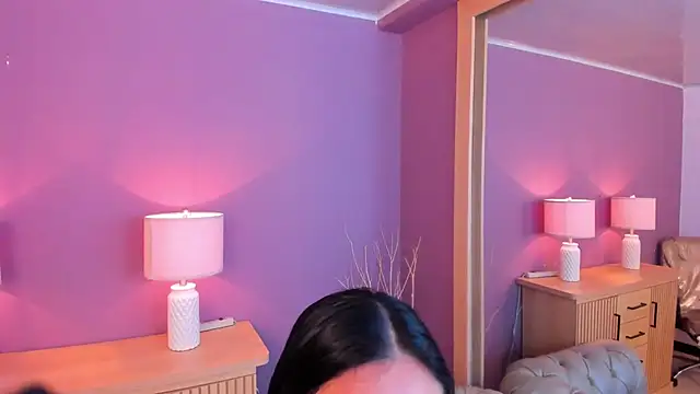 scarlet edwars online show from 4, 3, 2025