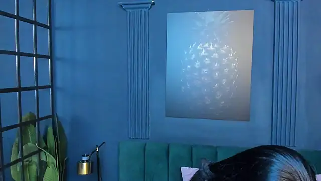 scarlet edwars online show from 17, 10, 2025