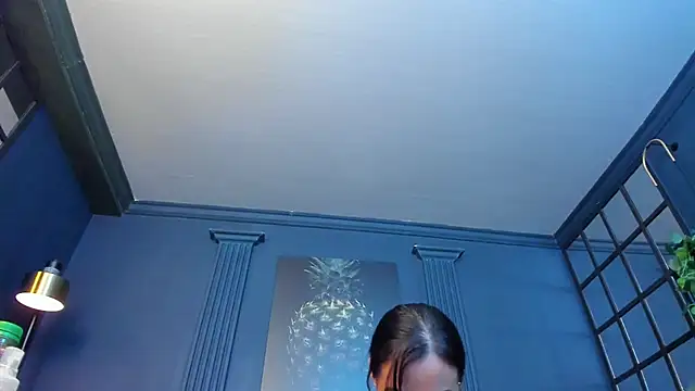 scarlet edwars online show from 9, 3, 2026