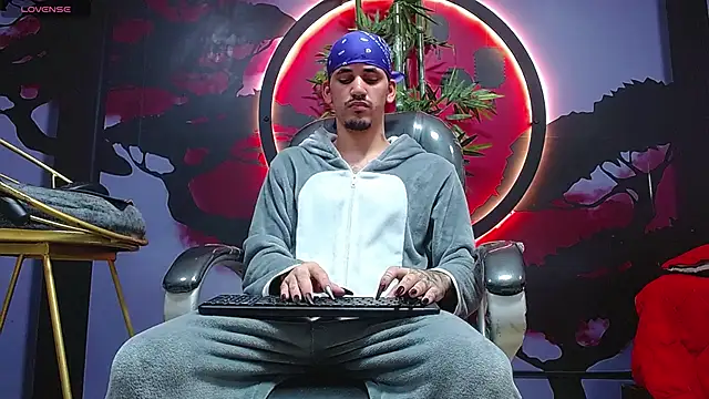 Dirty Kingg online show from 11, 11, 2025