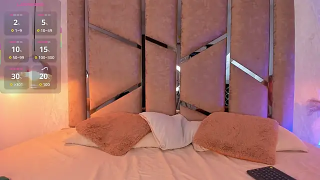 Giselle Lauren online show from 30, 9, 2025