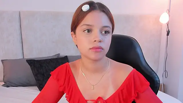 Giselle Lauren online show from 16, 3, 2026