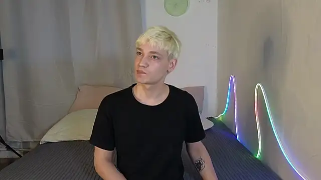 Julian wins online show from 5, 4, 2026