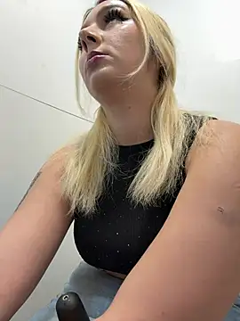 hotamanda01 online show from 14, 1, 2026