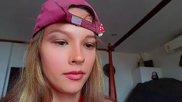 Snapshot of DemiDee chatting on 9, 3, 2025 DemiDee online show from 9, 3, 2025