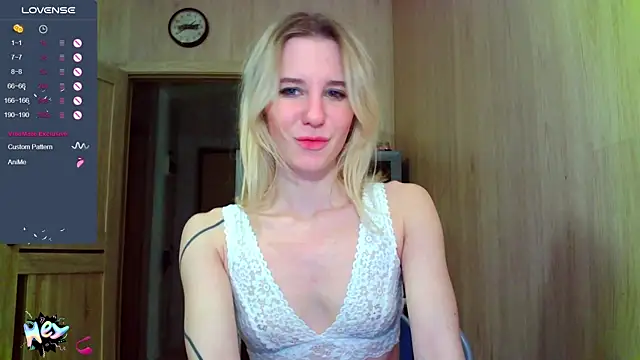 Caramel piegirl online show from 3, 10, 2025