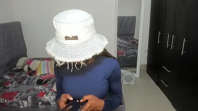 Snapshot of enyelsalas2 chatting on 6, 11, 2025 enyelsalas2 online show from 6, 11, 2025