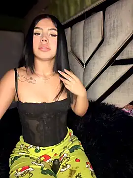 Laura-Khalifa online show from 10, 5, 2026