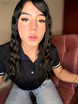 Laura-Khalifa online show from 12, 6, 2026