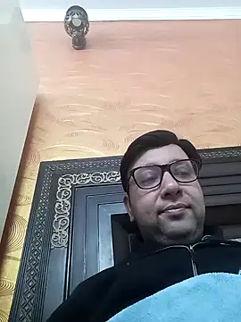 innocentboy1987 online show from 28, 2, 2025