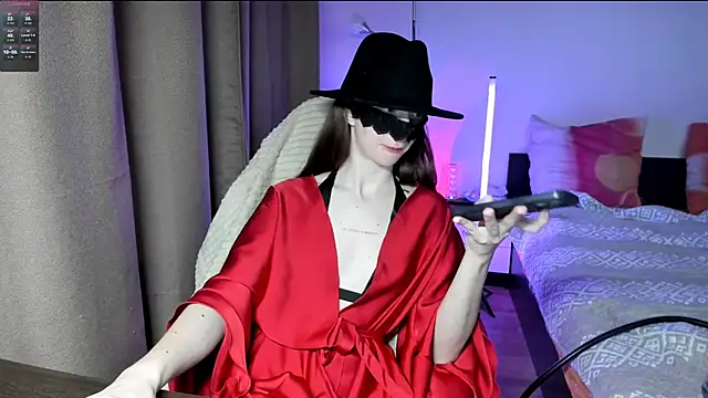 holyharlot online show from 12, 3, 2025