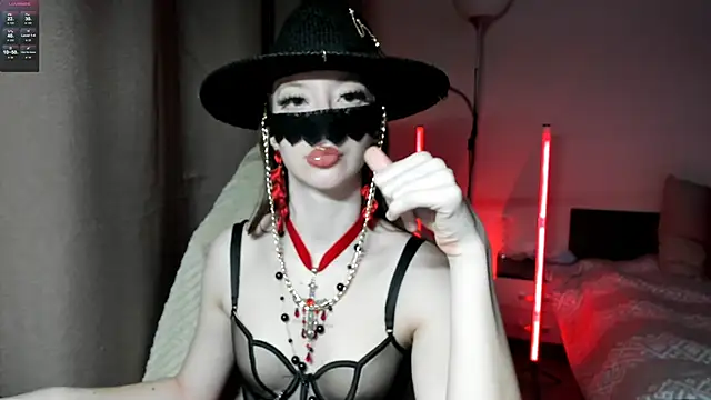 holyharlot online show from 14, 3, 2025