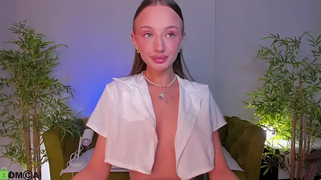 Snapshot of miiss__lulu chatting on 12, 6, 2026 miiss lulu online show from 12, 6, 2026